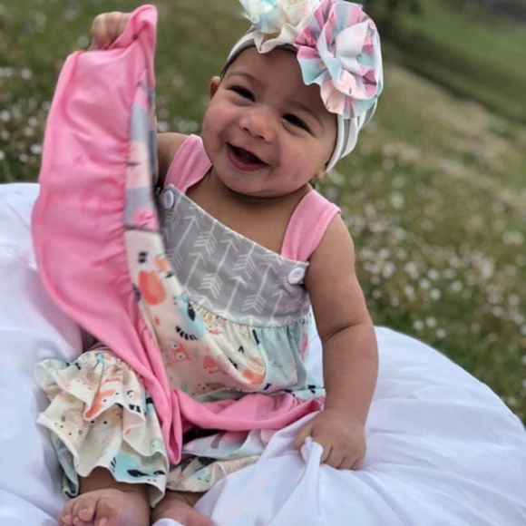 Outfit - Picture 3 of 4